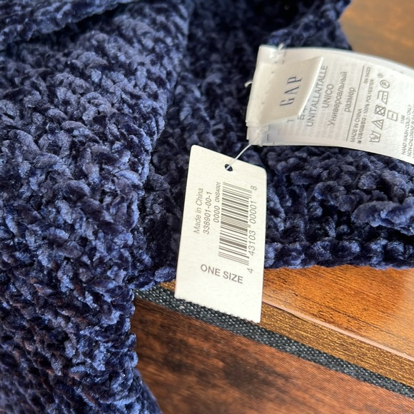 Gap, Navy Scarf and Hat Set. NWT - Picture 4 of 5